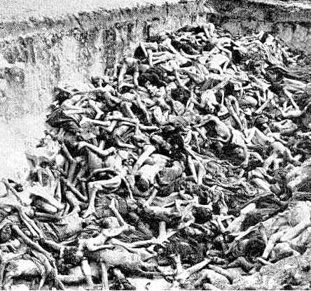горы трупов в Освенцене