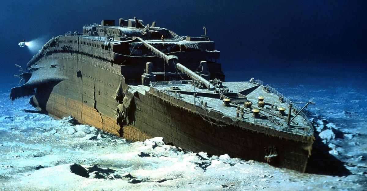 Титаник на дне окена